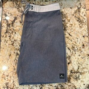 Rip Curl Men’s Board Shorts Size 34